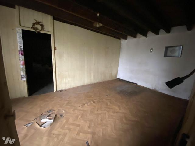 Maison en vente à Val d'Anast, Bretagne, 105000€