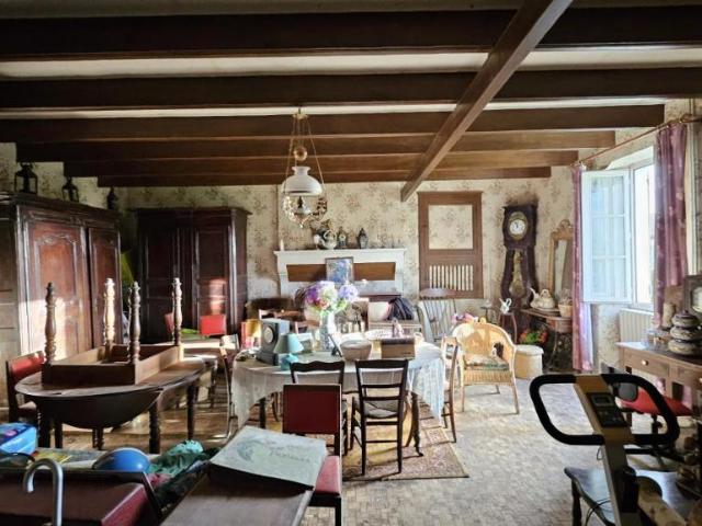 Maison en vente à Valence en Poitou, Nouvelle Aquitaine, 80000€