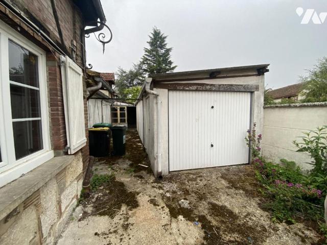 Maison en vente à Vaudreuil, Normandie, 160000€