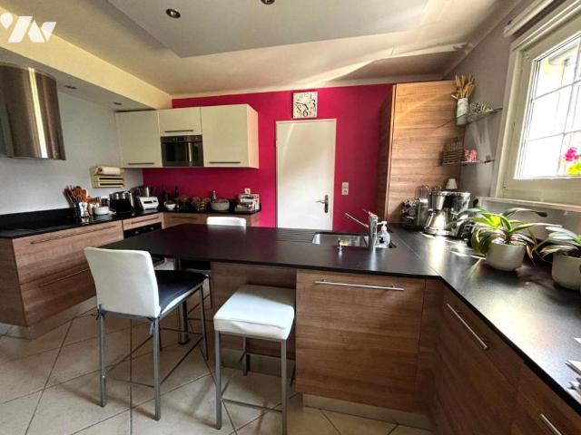 Maison en vente à Villeneuve d'Ascq, Hauts de France, 370000€