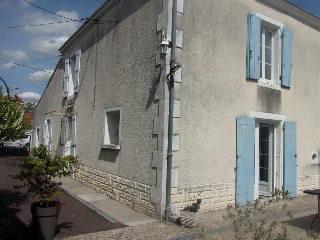 Maison en vente à Villeneuve la Comtesse, Nouvelle Aquitaine, 120000€