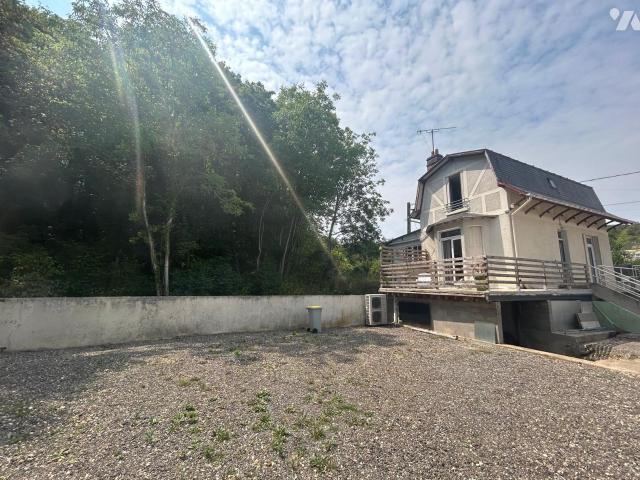 Maison en vente à Villeneuve sur Yonne, Bourgogne Franche Comté, 155000€