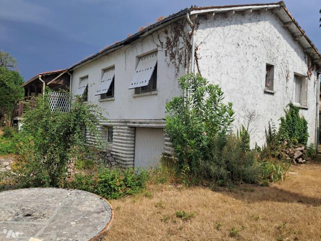 Maison en vente à Villiers Couture, Nouvelle Aquitaine, 96750€