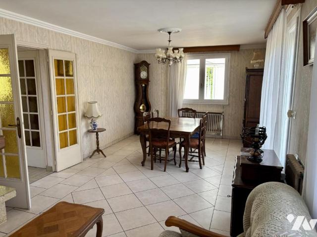 Maison en vente à Vire Normandie, 150000€