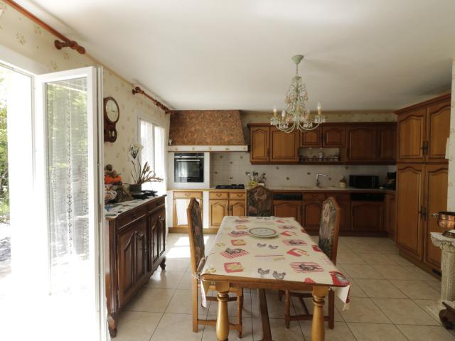 Maison en vente à Vitrac, Nouvelle Aquitaine, 277985€