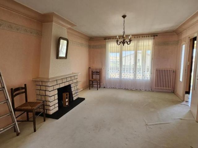 Maison en vente à Vivonne, Nouvelle Aquitaine, 130000€
