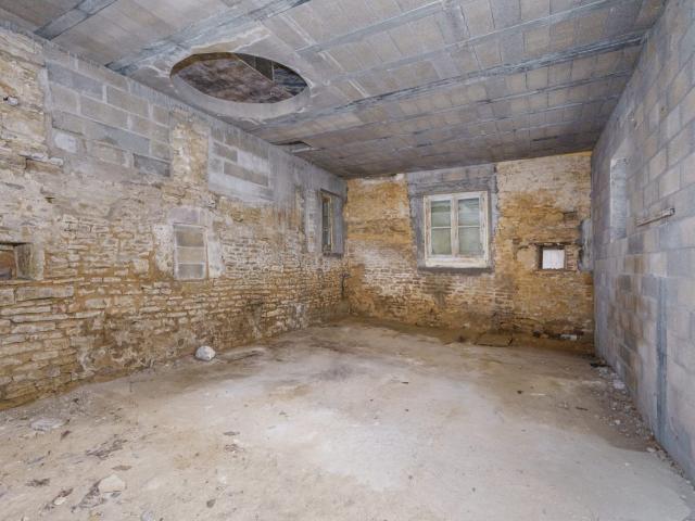 Maison en vente à Volnay, Bourgogne Franche Comté, 2000 €