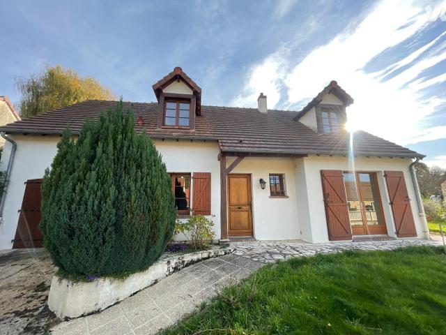 Maison en vente à Arcisses, Centre Val de Loire, 160000€
