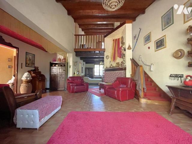 Maison en vente à Arles, Provence Alpes Côte d'Azur, 279999€