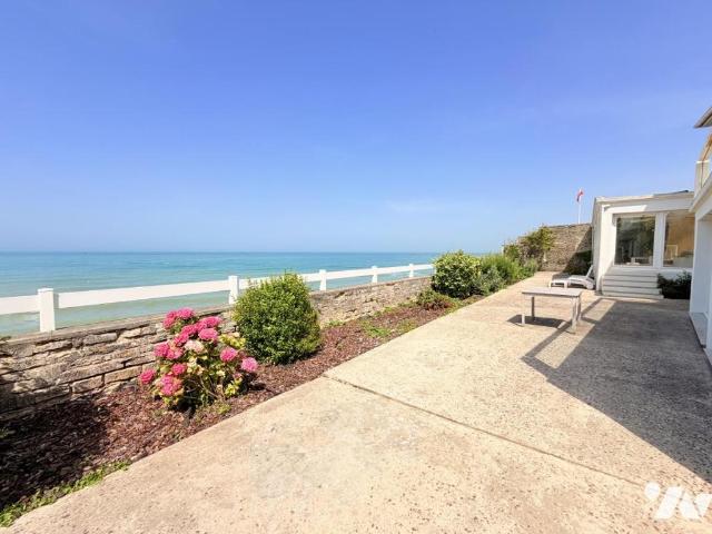 Maison en vente à Arromanches les Bains, Normandie, 999000€