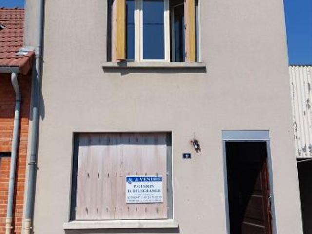 Maison en vente à Attigny, Grand Est, 63172€