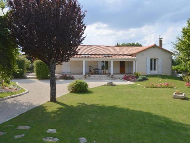 Maison en vente à Augé, Nouvelle Aquitaine, 250000€