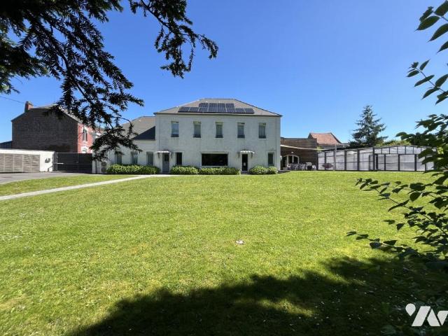 Maison en vente à Avesnes les Aubert, Hauts de France, 385000€