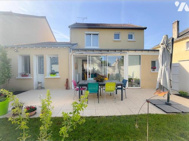 Maison en vente à Avrillé, Pays de la Loire, 345000€