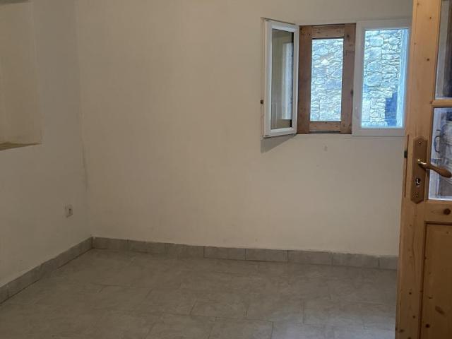 Maison en vente à Banon, Provence Alpes Côte d'Azur, 133000€