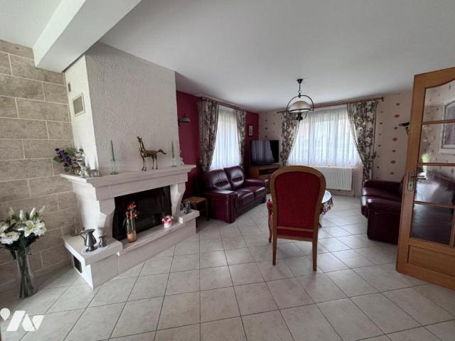 Maison en vente à Bailleul Sir Berthoult, Hauts de France, 400000€