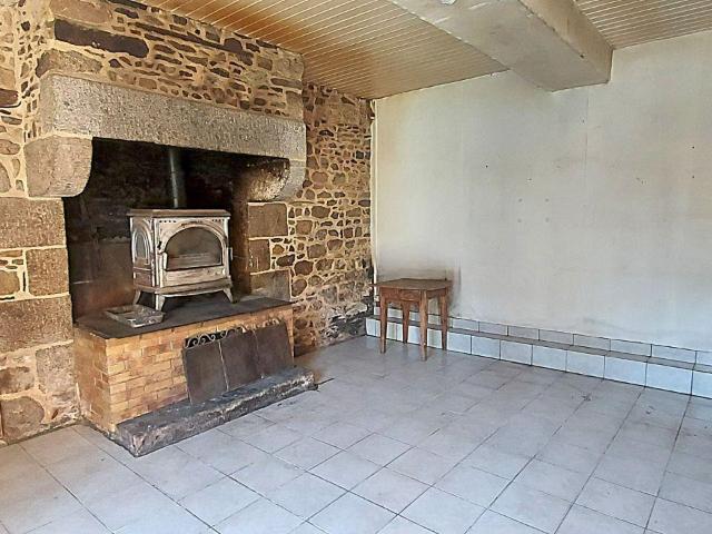 Maison en vente à Bazouges la Pérouse, Bretagne, 55000€