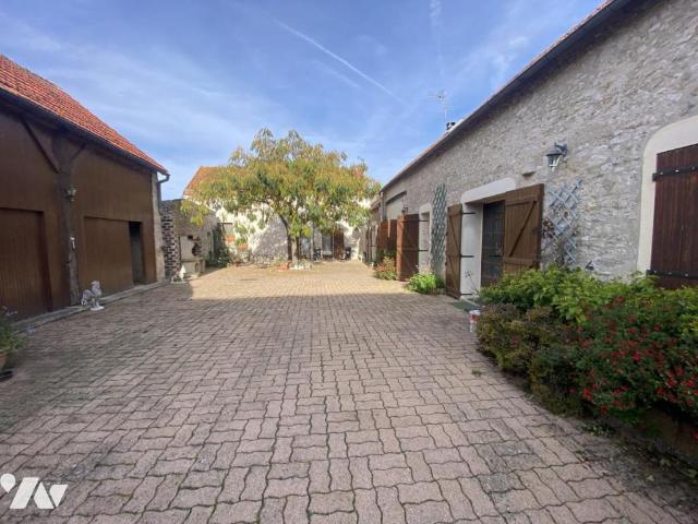 Maison en vente à Beaune la Rolande, Centre Val de Loire, 211500€