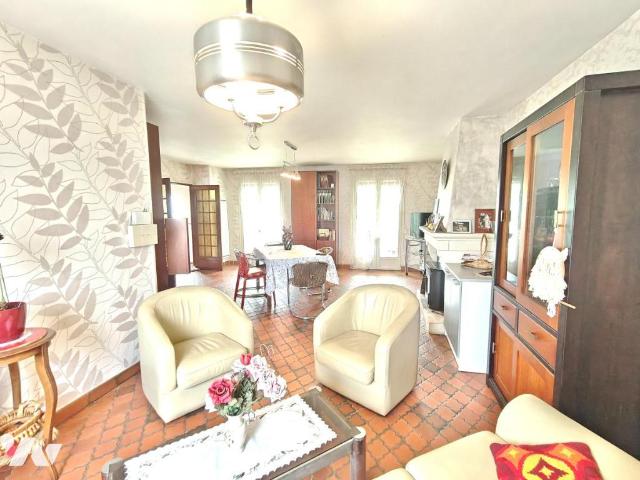 Maison en vente à Bétheny, Grand Est, 10600€
