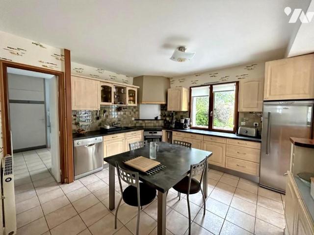Maison en vente à Bourgbarré, Bretagne, 426974€
