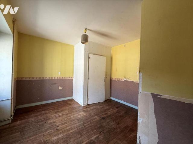 Maison en vente à Boussac, Bretagne, 115880€