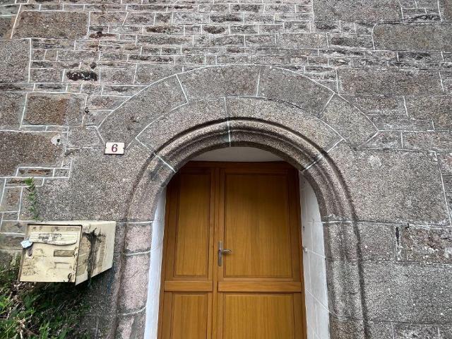 Maison en vente à Boussac, Bretagne, 123100€