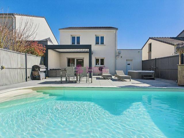 Maison en Vente à Bousse