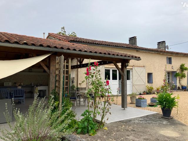 Maison en vente à Bresdon, Nouvelle Aquitaine, 252000€