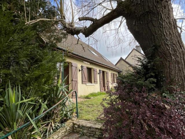 Maison en vente à Bruyères et Montbérault, Hauts de France, 225320€
