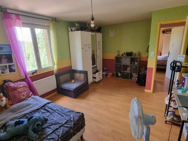 Maison en vente à Bruyères, Grand Est, 179180€