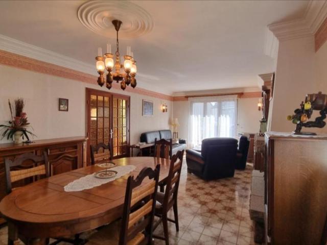 Maison en vente à Callac, Bretagne, 135975€