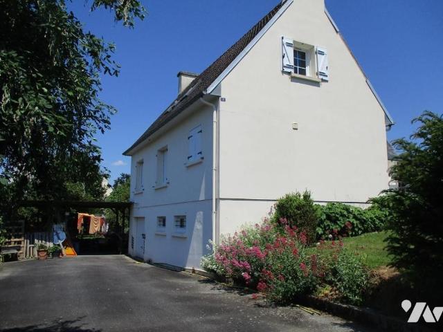 Maison en vente à Carhaix Plouguer, Bretagne, 231000€