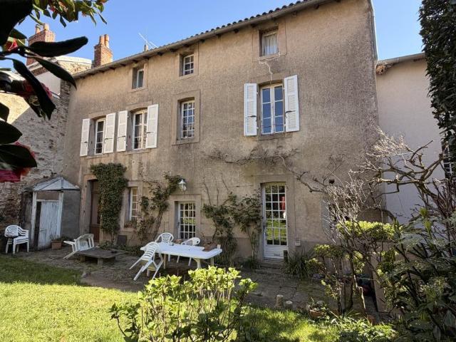 Maison en vente à Cholet, Pays de la Loire, 380000€