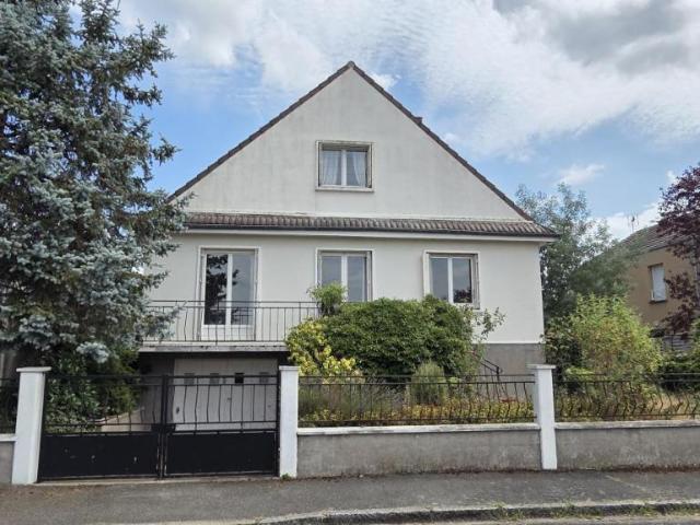 Maison en vente à Châteauneuf sur Loire, Centre Val de Loire, 177920€
