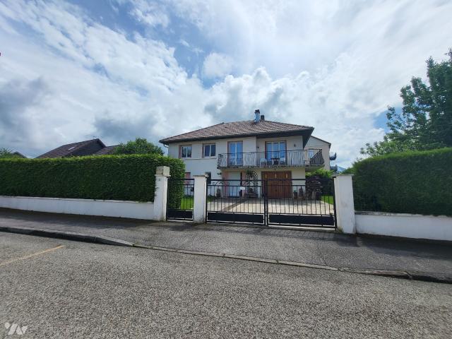 Maison en vente à Champagnole, Bourgogne Franche Comté, 220000€