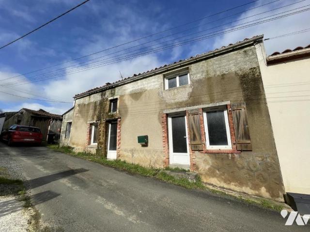 Maison en vente à Chantonnay, Pays de la Loire, 10000€