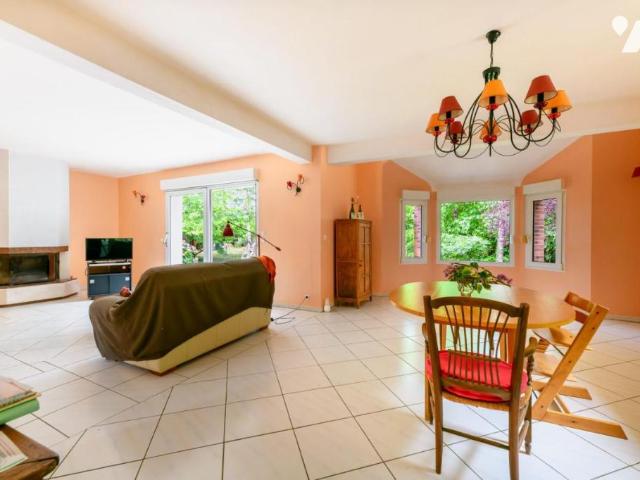 Maison en vente à Charentilly, Centre Val de Loire, 450000€