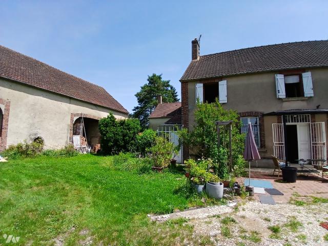 Maison en vente à Chéu, Bourgogne Franche Comté, 305222€