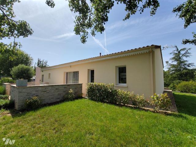 Maison en vente à Civaux, Nouvelle Aquitaine, 177000€
