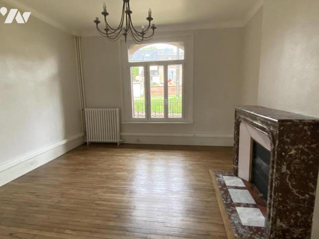 Maison en vente à Combles, Hauts de France, 146720€