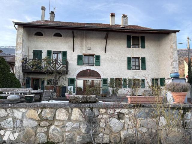 Maison en vente à Crozet, Auvergne Rhône Alpes, 1150 €