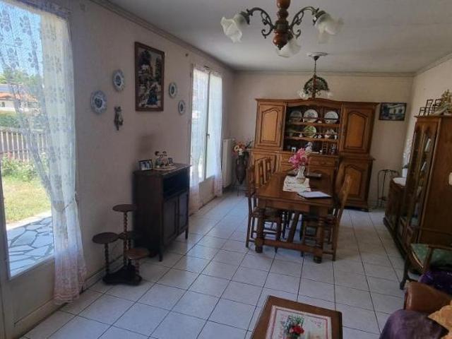 Maison en vente à Crèche, Nouvelle Aquitaine, 137050€