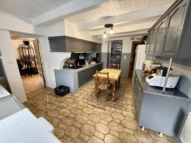Maison en Vente à Delut