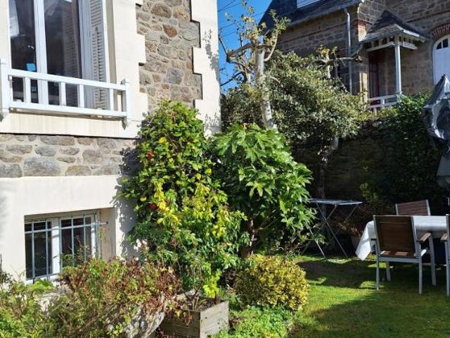 Maison en vente à Dinard, Bretagne, 1452 €