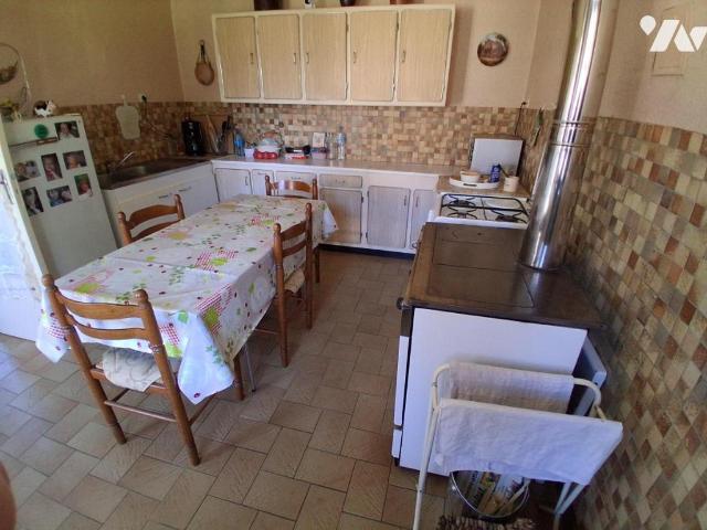 Maison en vente à Domfront en Poiraie, Normandie, 90100€