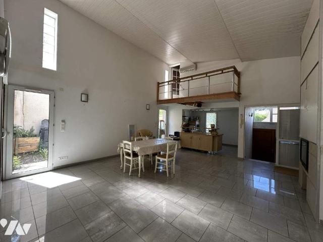 Maison en vente à Esternay, Grand Est, 156750€