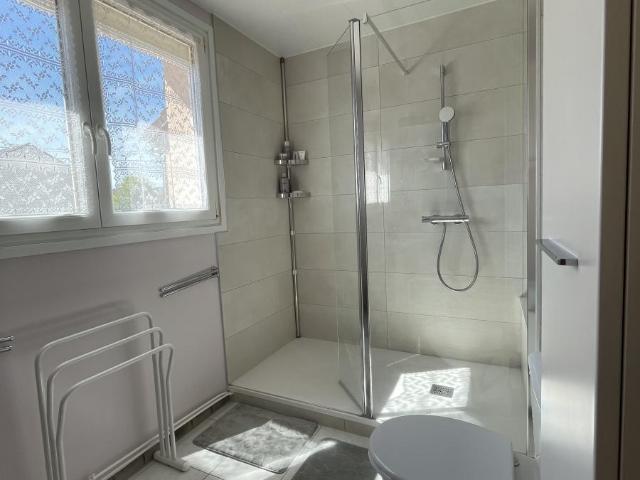 Maison en vente à Fagnières, Grand Est, 195080€
