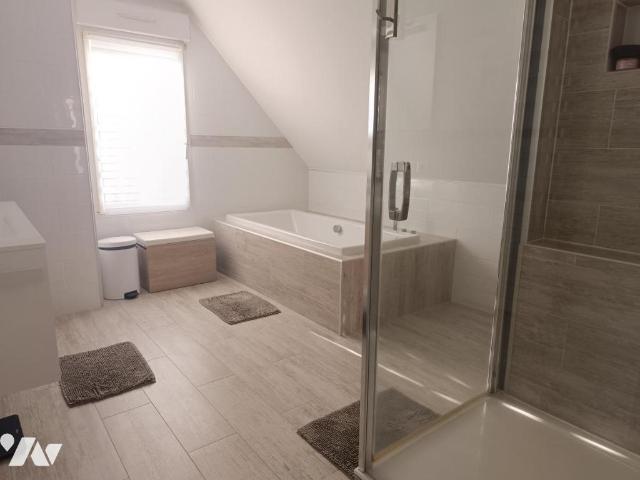 Maison en vente à Festubert, Hauts de France, 472500€