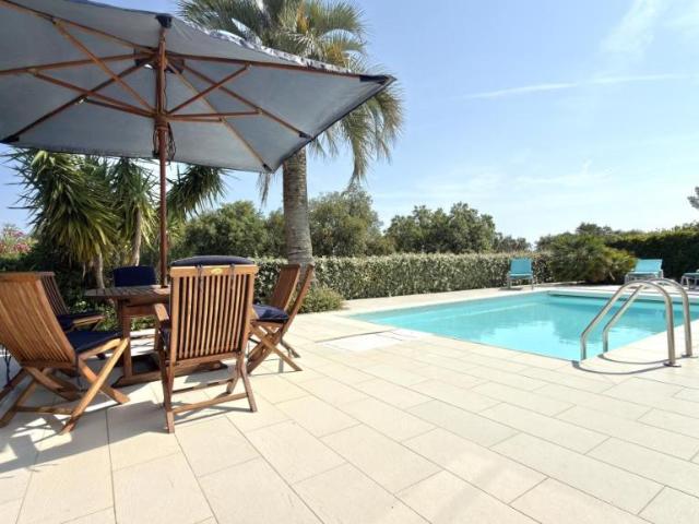 Maison en vente à Fréjus, Provence Alpes Côte d'Azur, 1092 €