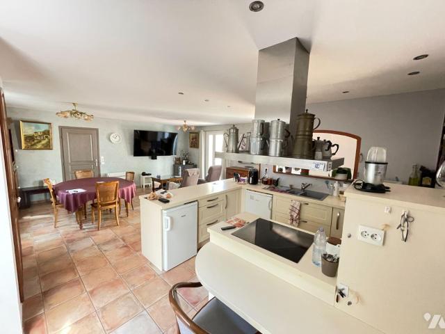 Maison en vente à Gréoux les Bains, Provence Alpes Côte d'Azur, 501800€